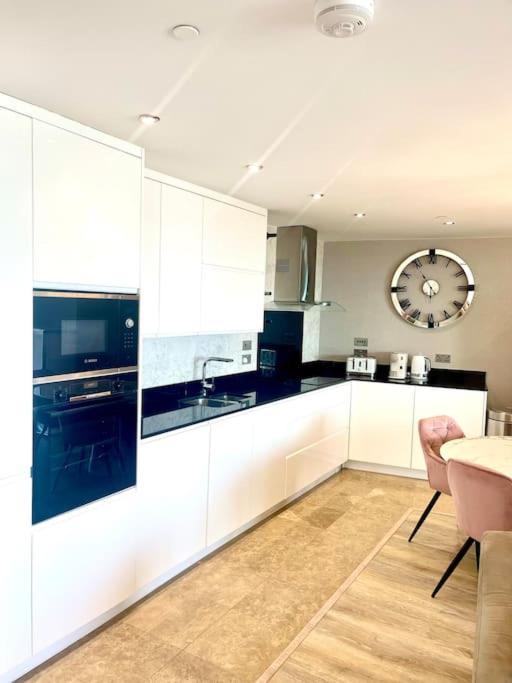 Ocean Village High Floor Luxury Modern Apartment Гибралтар Екстериор снимка