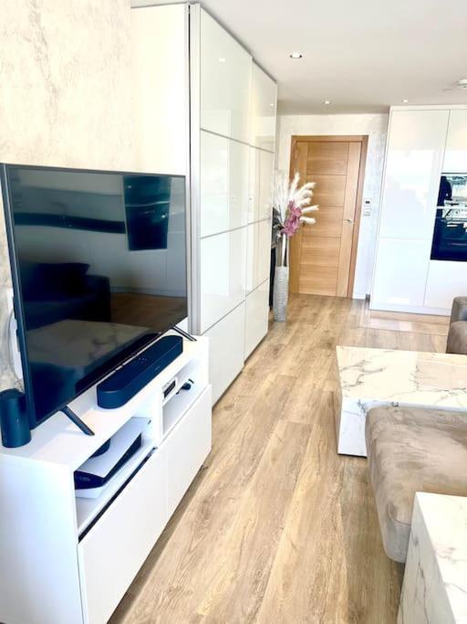 Ocean Village High Floor Luxury Modern Apartment Гибралтар Екстериор снимка