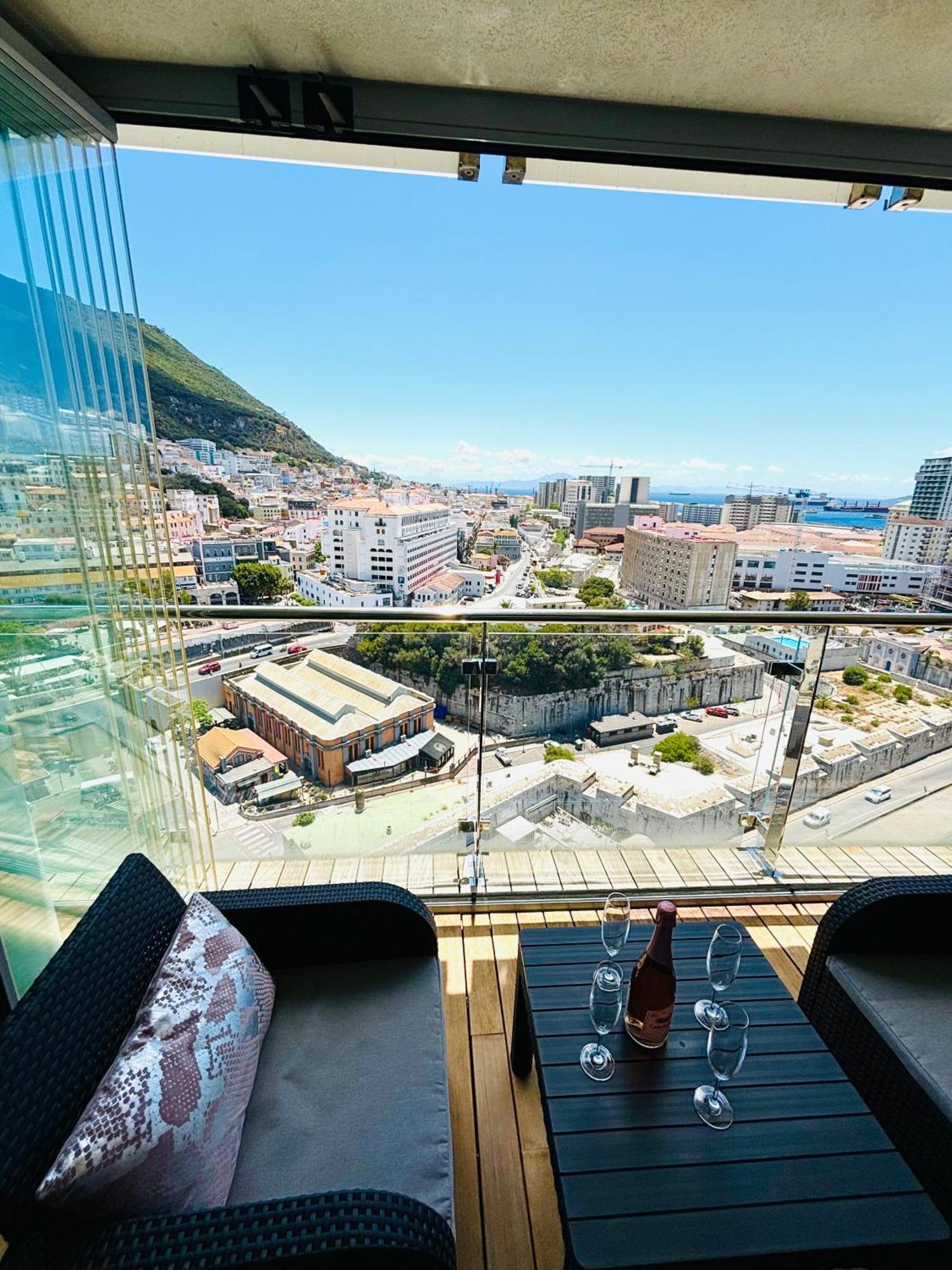 Ocean Village High Floor Luxury Modern Apartment Гибралтар Екстериор снимка
